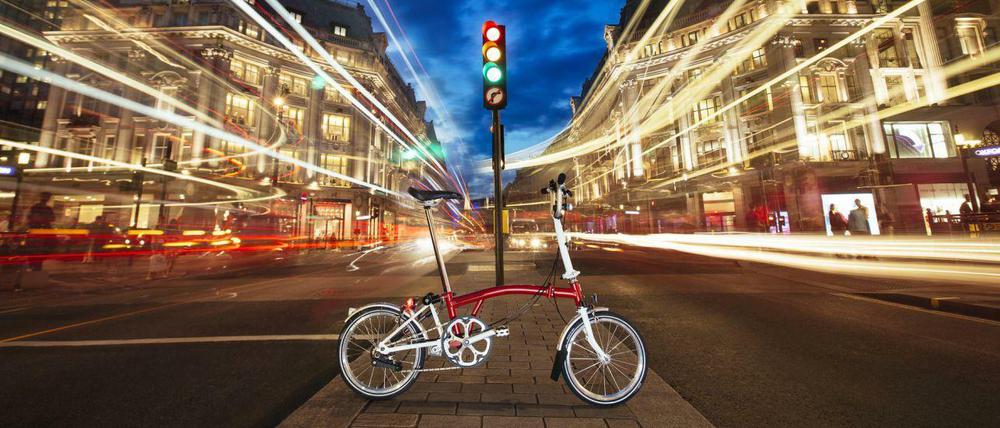 Vielseitig und praktisch: In nur 15 Sekunden wird der Stadtflitzer zum Frachtgut. So lohnen sich auch kurze Strecken zu Bus oder Bahn.