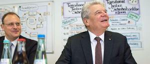 Der Bundespräsident beim Zentrum für Internationale Friedenseinsätze.