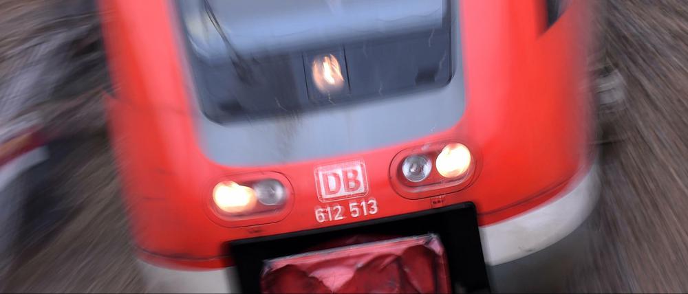 Die Bahn musste Ersatzbusse stellen.