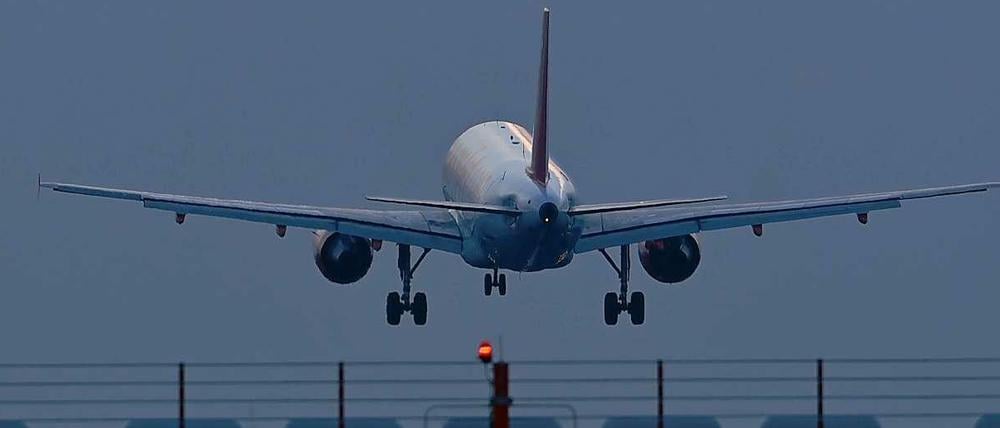 Neue Zukunftsvisionen für den BER: Die Grünen finden den Vorschlag, mit dem Airport Leipzig zu kooperieren, gar nicht so schlecht. So könnten fehlende Kapazitäten geschaffen werden, meinen sie.
