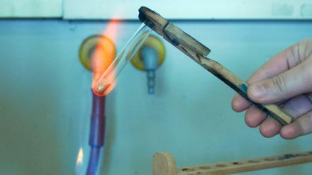 Feuergefährlich. Im Chemieunterricht ist Vorsicht geboten. 