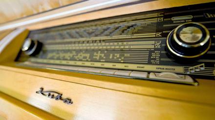 Vielleicht bald Geschichte? Immer weniger Menschen hören Radio.