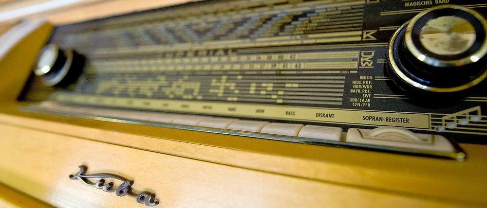 Vielleicht bald Geschichte? Immer weniger Menschen hören Radio.