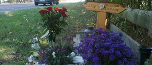 Kreuze für Verkehrsopfer gibt es überall in Brandenburg, wie hier in Brieselang.