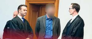 Richter bricht Recht. Jörg L. verkaufte Examen an Nachwuchsjuristen, verlangte sexuelle Gegenleistungen und Geld.