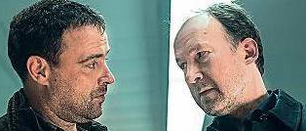 Der Tod schafft Gemeinsamkeit. Dr. Johannes „Joe“ Jessen (Ulrich Noethen, rechts) soll Vincent Ruiz (Juergen Maurer) bei den Mordermittlungen unterstützen.