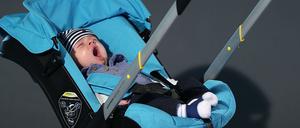 Ermüdend. Oft dauert es lange, bis Eltern ihr Geld bekommen. 