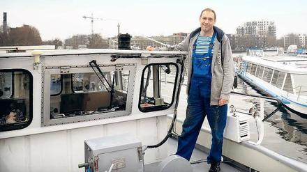 Treptow, ahoi! Roland Kaiser ist 47 Jahre alt. Sein halbes Leben hat er auf der "Berolina" verbracht. Manchmal schläft er sogar auf dem Ausflugsschiff.