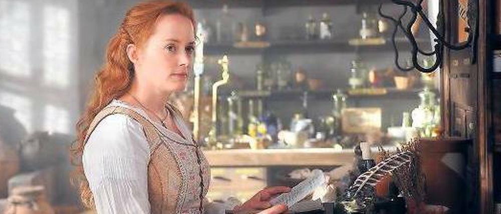 Hexe? Johanna (Silke Bodenbender) wird wegen ihres Berufs als Apothekerin verhaftet. Schon ein Leberfleck genügt als Beweis.