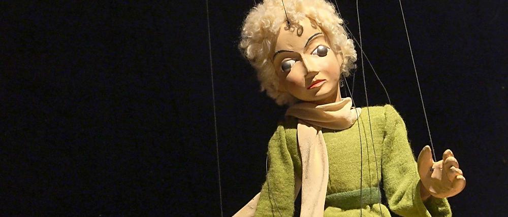 Der Verbraucher als Marionette der Politik? Das werfen Kritiker dem Nudging vor.