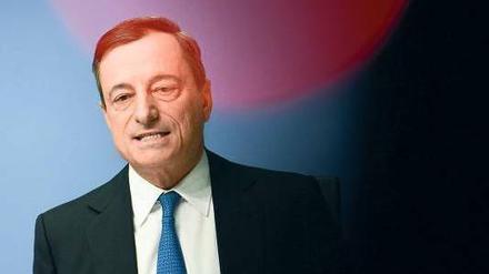 EZB-Präsident Mario Draghi. Die Notenbank pumpt jeden Monat 60 Milliarden Euro in den Markt – bis mindestens September 2016.