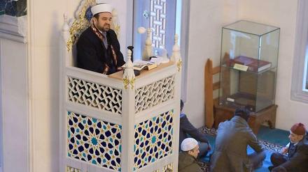 Freitagsgebet in der Sehitlik-Moschee. 