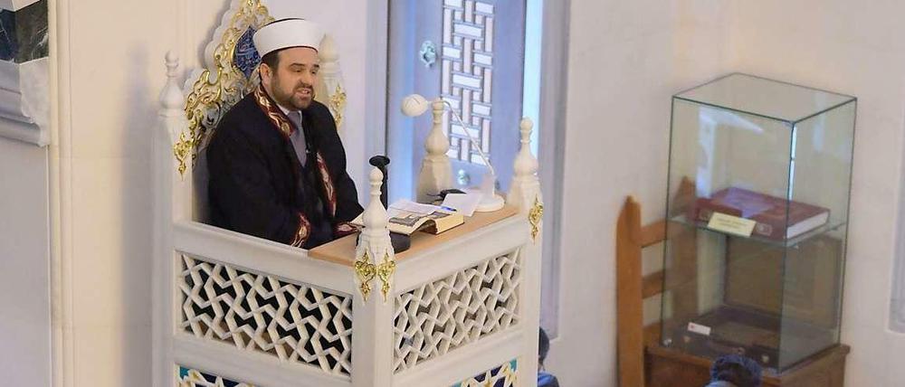 Freitagsgebet in der Sehitlik-Moschee. 