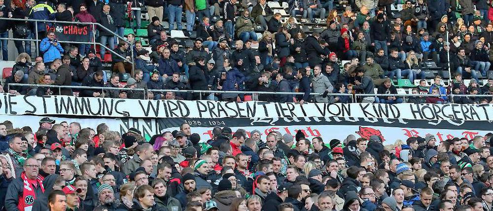 Im Streit mit den Fans. Hannovers Vereinschef Martin Kind hat bei den eigenen Anhängern kein gutes Ansehen.