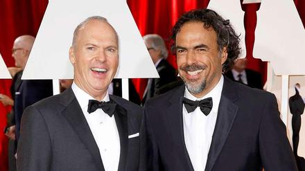 Birdman-Regisseur Alejandro González Inárritu (rechts) mit seinem Hauptdarsteller Michael Keaton. 
