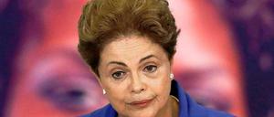 Die brasilianische Präsidentin Dilma Rousseff bei ihrer Rede im brasilianischen Fernsehen am Sonntag. Zeitgleich kam es zu Demonstrationen im ganzen Land. 