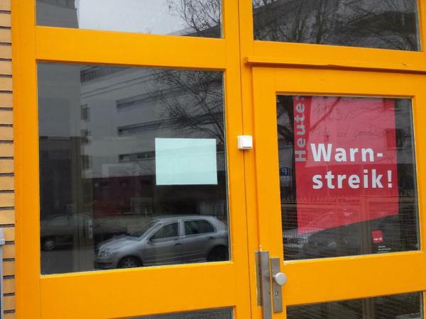 Heute mussten oft die Großeltern ran: Die Kita in der Kuno-Fischer-Straße war eine von vielen in Berlin, die geschlossen blieb.