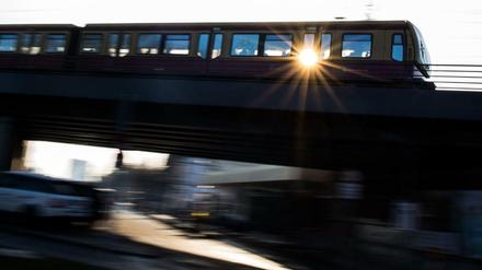 Ach, Berlin, du und deine S-Bahn. Die Bürger pflegen eine ganz spezielle Beziehung zu ihr.