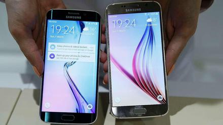 Das Handy mit der Ecke. Das Galaxy S6 gibt es in zwei Varianten.