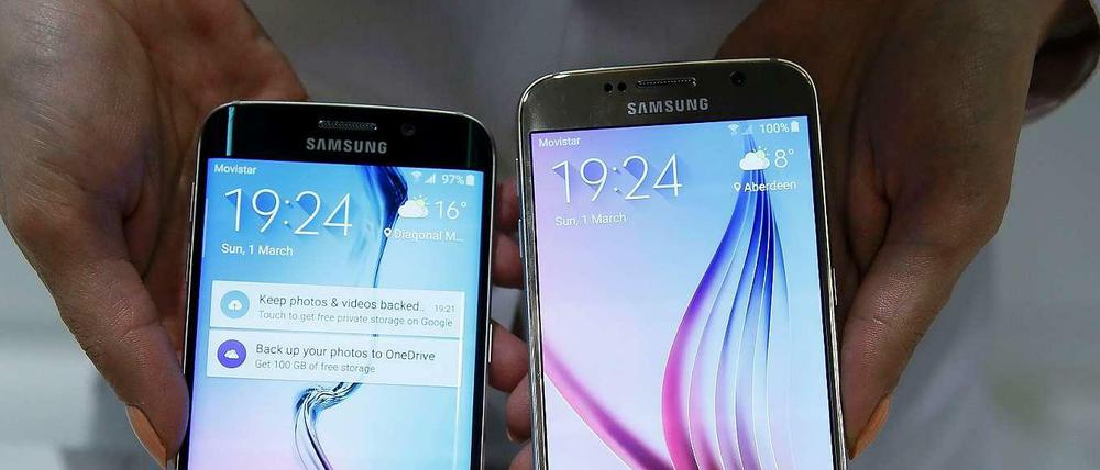 Das Handy mit der Ecke. Das Galaxy S6 gibt es in zwei Varianten.