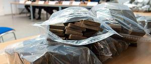 Haschisch, das ein deutsch-spanisches Ermittlungsteam sicherstellen konnte. Eine Familie muss sich am Dienstag vor dem Landgericht in Zweibrücken verantworten.