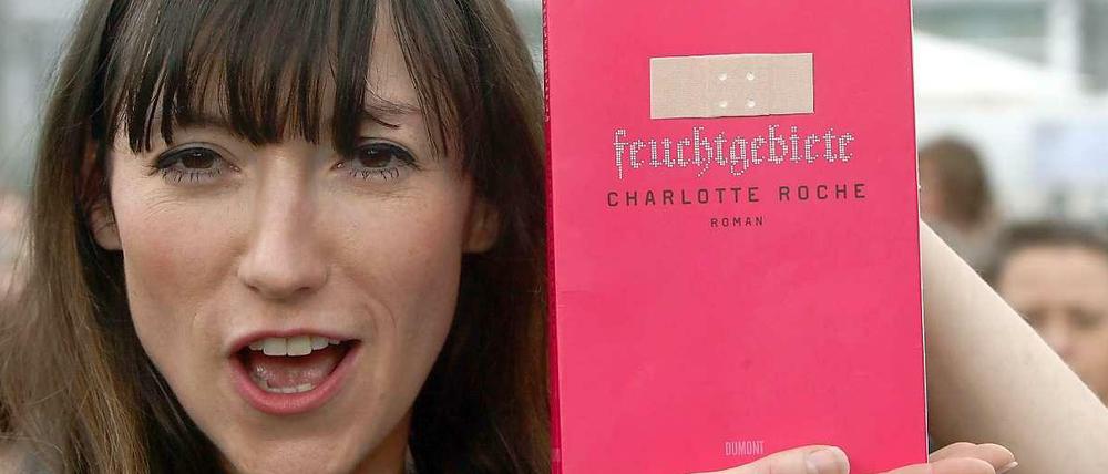 Charlotte Roche mit ihrem Skandalbüchlein "Feuchtgebiete".