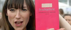 Charlotte Roche mit ihrem Skandalbüchlein "Feuchtgebiete".