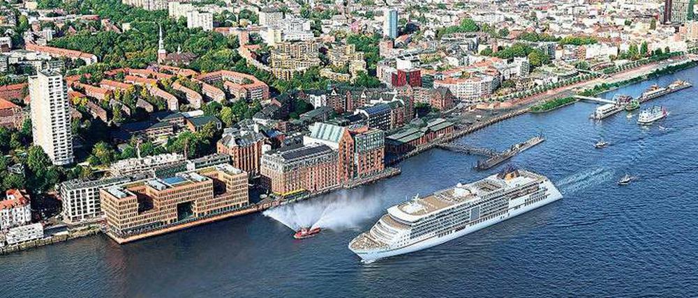 So wird es von Kreuzfahrern bevorzugt: deutscher Hafen (hier: Hamburg) und ein deutschsprachiges Schiff (hier: „Europa 2“ von Hapag-Lloyd).