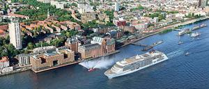 So wird es von Kreuzfahrern bevorzugt: deutscher Hafen (hier: Hamburg) und ein deutschsprachiges Schiff (hier: „Europa 2“ von Hapag-Lloyd). 