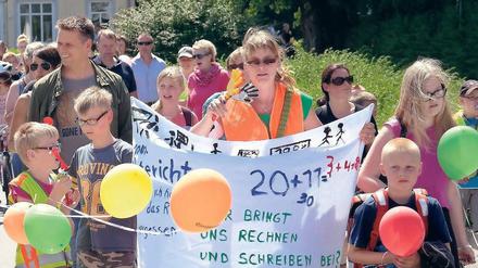 Engagiert. Eltern aller Schichten liegt der Schulerfolg ihrer Kinder am Herzen, aber viele können ihnen kaum helfen. 