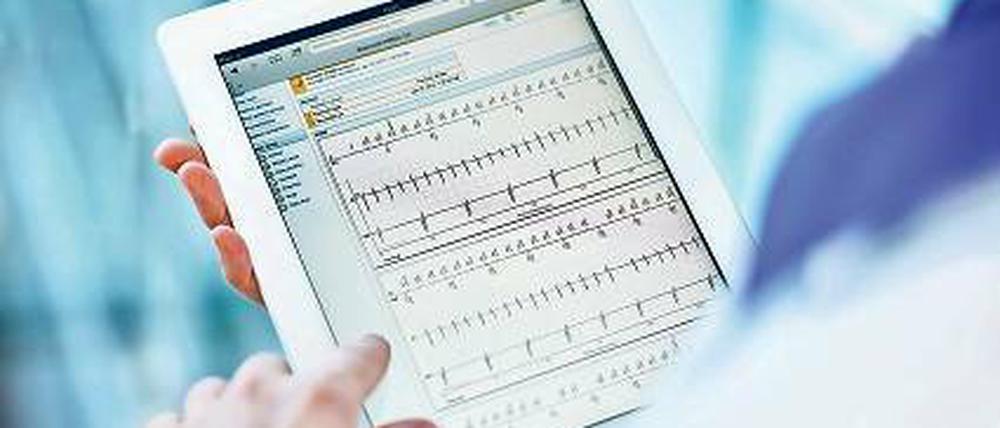Die Berliner Firma Biotronik hat das BIOTRONIK Home Monitoring® entwickelt. Die Fernnachsorge-Technologie ermöglicht ein frühzeitiges Erkennen von kritischen Ereignissen wie Herzrhythmusstörungen.