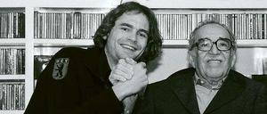Fester Händedruck von einem ganz Großen der Weltliteratur: Fotograf Peter Badge mit dem inzwischen verstorbenen Gabriel García Márquez.