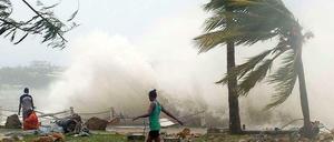 Mit Windgeschwindigkeiten von über 300 Kilometern in der Stunde traf der Zyklon "Pam" auf den Pazifikstaat Vanuatu.