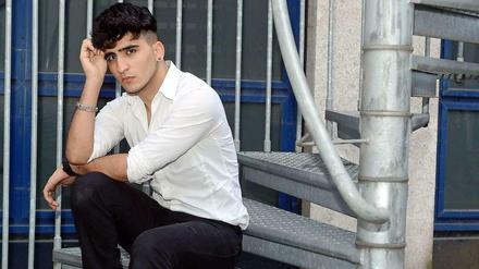 Bringt den eigenen Vater und zwei Onkel vor Gericht, weil sie ihn entführten: Nasser Al-A., 18. Er sollte zwangsverheiratet werden, weil er schwul ist.