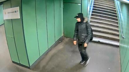 Diesen Mann sucht die Polizei.