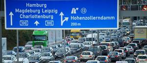 Gewohntes Bild: Stau auf der Stadtautobahn. Könnte ein Tempolimit die Verkehrssituation beruhigen oder würde das zu mehr Behinderungen führen?