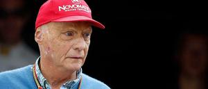 Niki Lauda, 66, ist Aufsichtsratsvorsitzender beim Team von Mercedes. Als Fahrer war er drei Mal Formel-1-Weltmeister, später arbeitete er als Kommentator fürs Fernsehen.