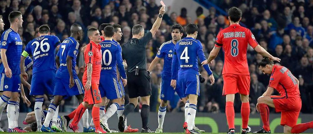 Paris' Zlatan Ibrahimovic sah in der 31. Minute die Rote Karte.