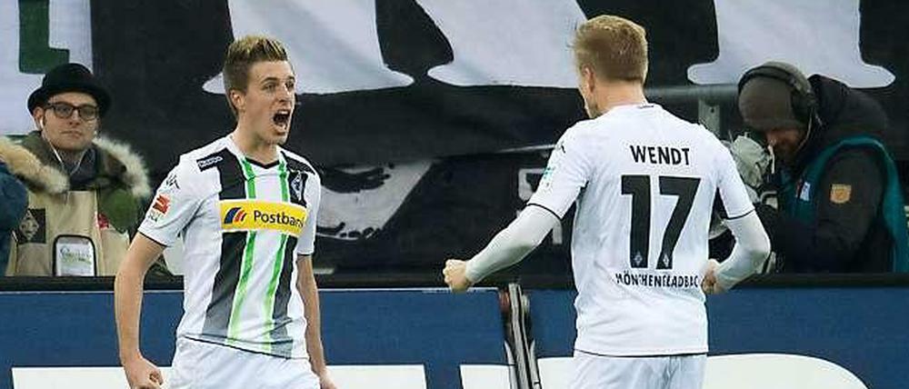 Patrick Herrmann (l.) bejubelt seinen Treffer zum 1:0.