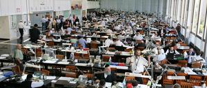 An der Diamantenbörse in der Nähe von Tel Aviv werden Edelsteine aus der ganzen Welt gehandelt.