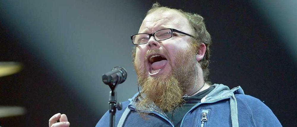 Andreas Kümmert bei seinem Auftritt bei der Vorentscheidung zum Eurovision Song Contest. Nachdem er diesen abgesagt hat, gab er nun sein ersten Konzert in Bad Tölz. 