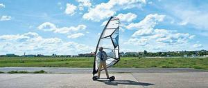 Pisten und Wiesen des ehemaligen Flughafens Tempelhof sind großflächig geschützt. Nur kleinere Verbesserungen dürfen künftig auf Wunsch der Berliner verwirklicht werden. 