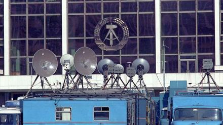 Auf Sendung. Der Palast der Republik war Sitz des DDR-Parlaments - und am Tag der Wahl auch Fernsehstudio.