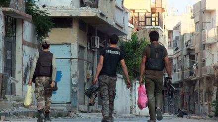 Wie leben und überleben in Homs? Nabil wollte raus aus dem Kriegsgebiet und bat Tom um einen riesigen Gefallen.