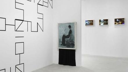 Dirk Bell, Nichztunutzen (2015), Painting (Mistress) (2014), Rivka Rinn, Take Off I / II / III (2014).