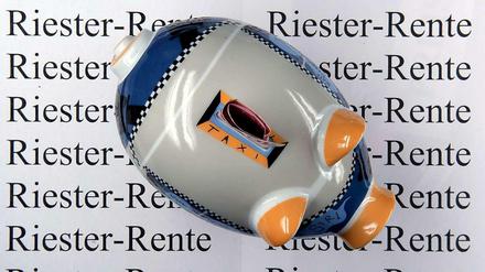 Niedrige Zinsen machen Riester-Anlegern zu schaffen.