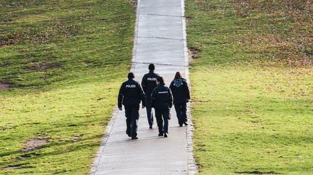 Problemzone Görlitzer Park. Polizei und Ordnungsamt im Dauereinsatz.