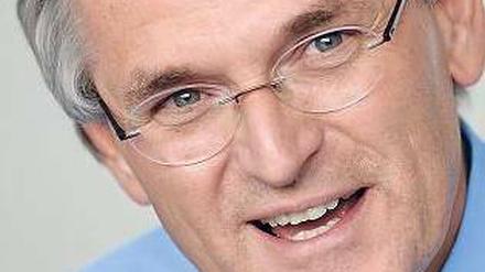 ZDF-Chefredakteur Peter Frey sagt, Transparenz sei das beste Gegenmittel gegen Verschwörungstheorien