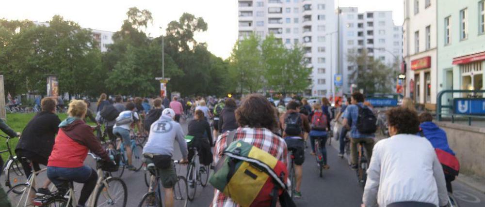 Ein Archivbild einer Berliner Critical-Mass-Fahrt vom April vergangenen Jahres. - Foto: Alper Çuğun (CC: BY 2.0)