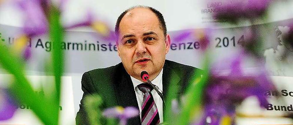 Als Anwalt der Bauern, Tiere und Pflanzen versteht sich Agrarminister Gerhard Schmidt.